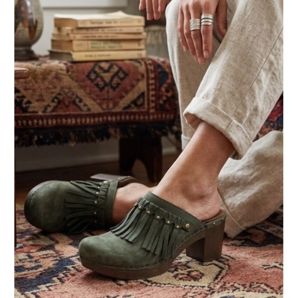 Dansko Deni Fringe Slip On Mule Clogs Green Suede Block Heel Womens Sz 39 US 8.5